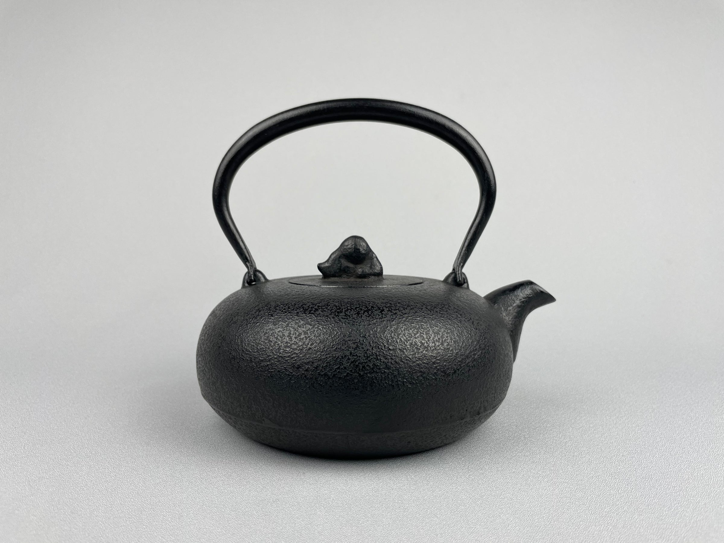 ゆるり〜 鉄瓶 浮雲 1L | 釜鉄瓶工房 佐秋鋳造所