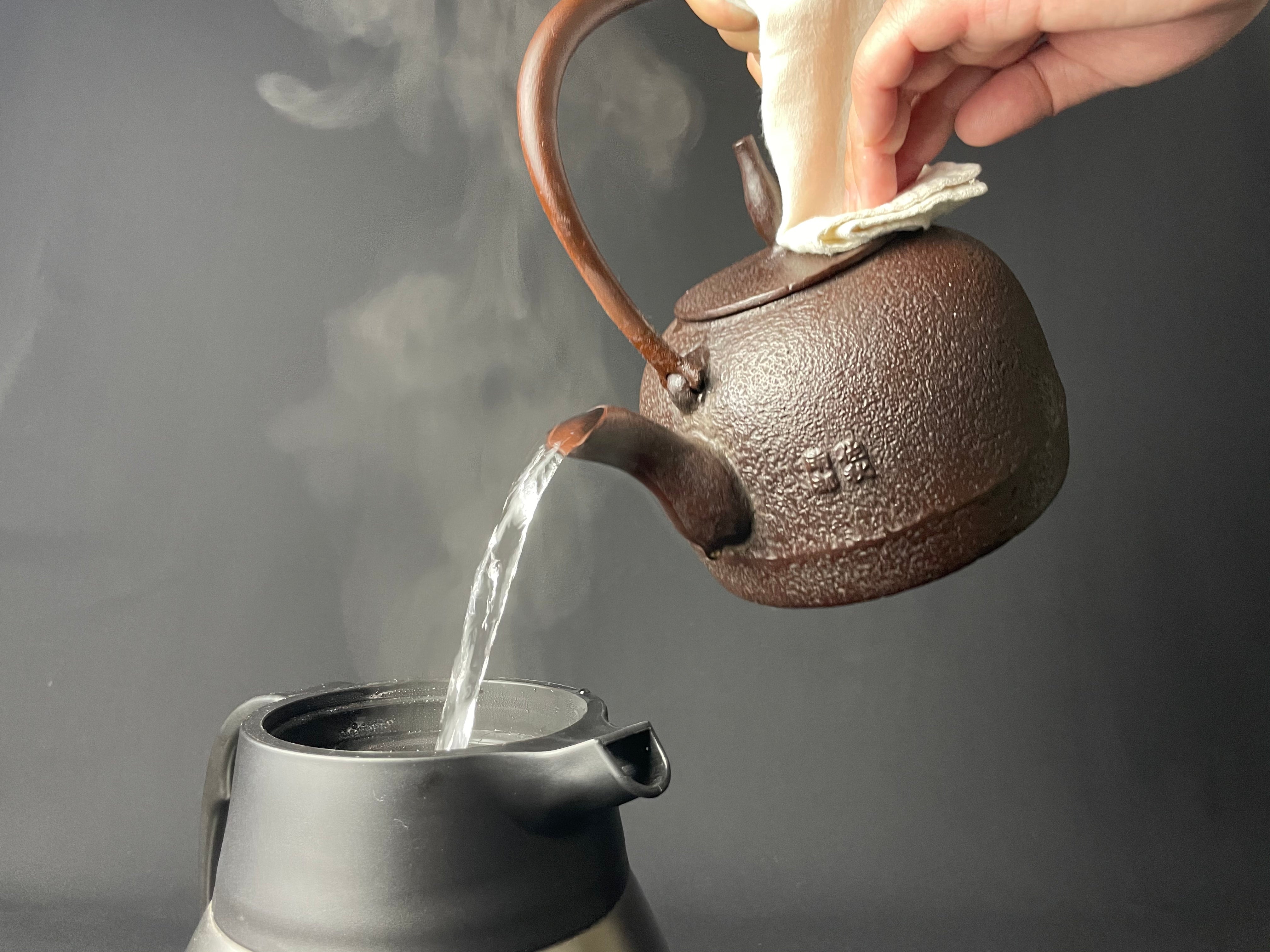 佐秋鋳造所 鉄瓶 棗肌 1L | 釜鉄瓶工房 佐秋鋳造所