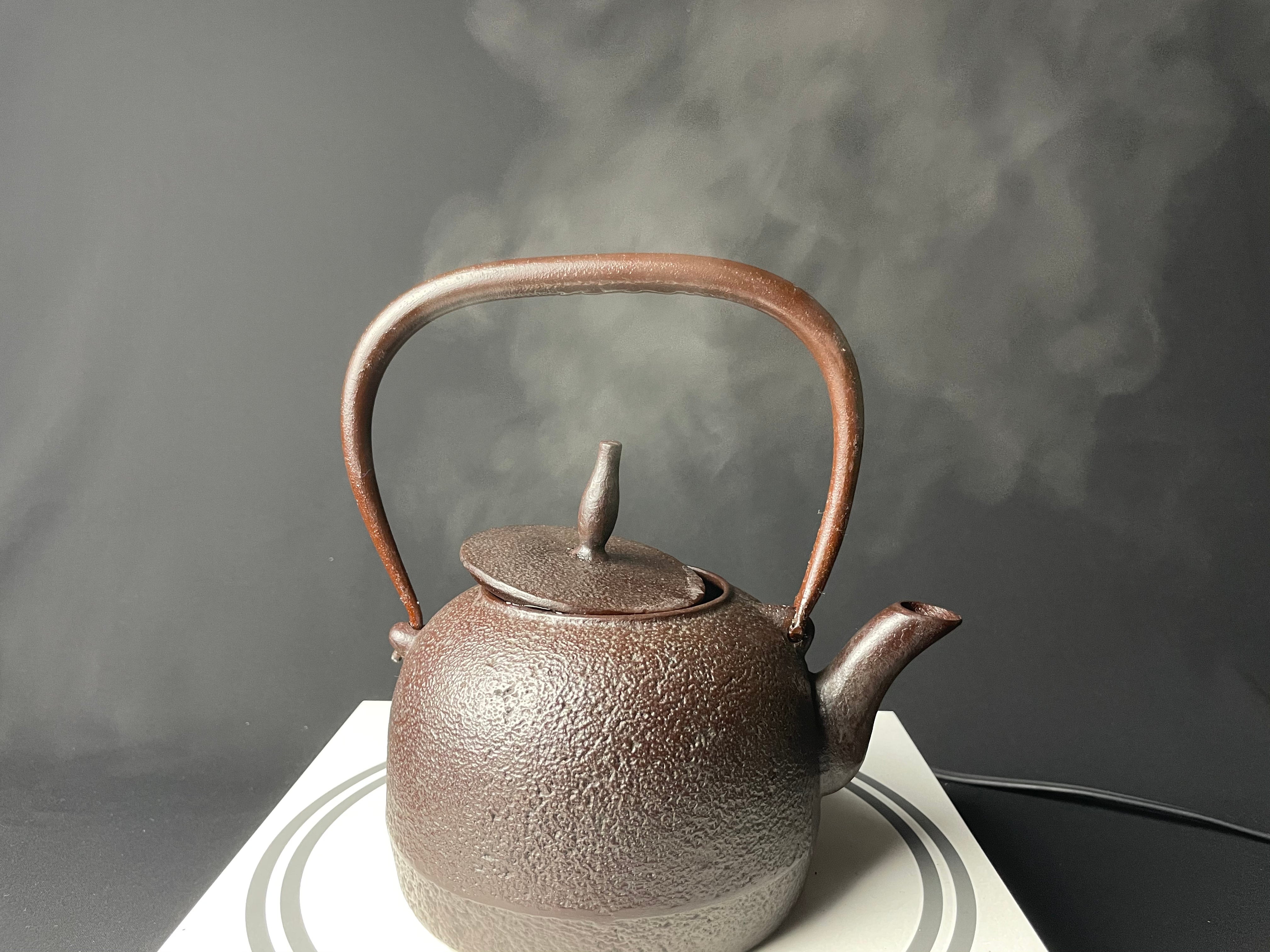 佐秋鋳造所 急須兼鉄瓶 佐秋鋳造所 鉄瓶 棗肌 1L | 釜鉄瓶工房 佐秋鋳造所