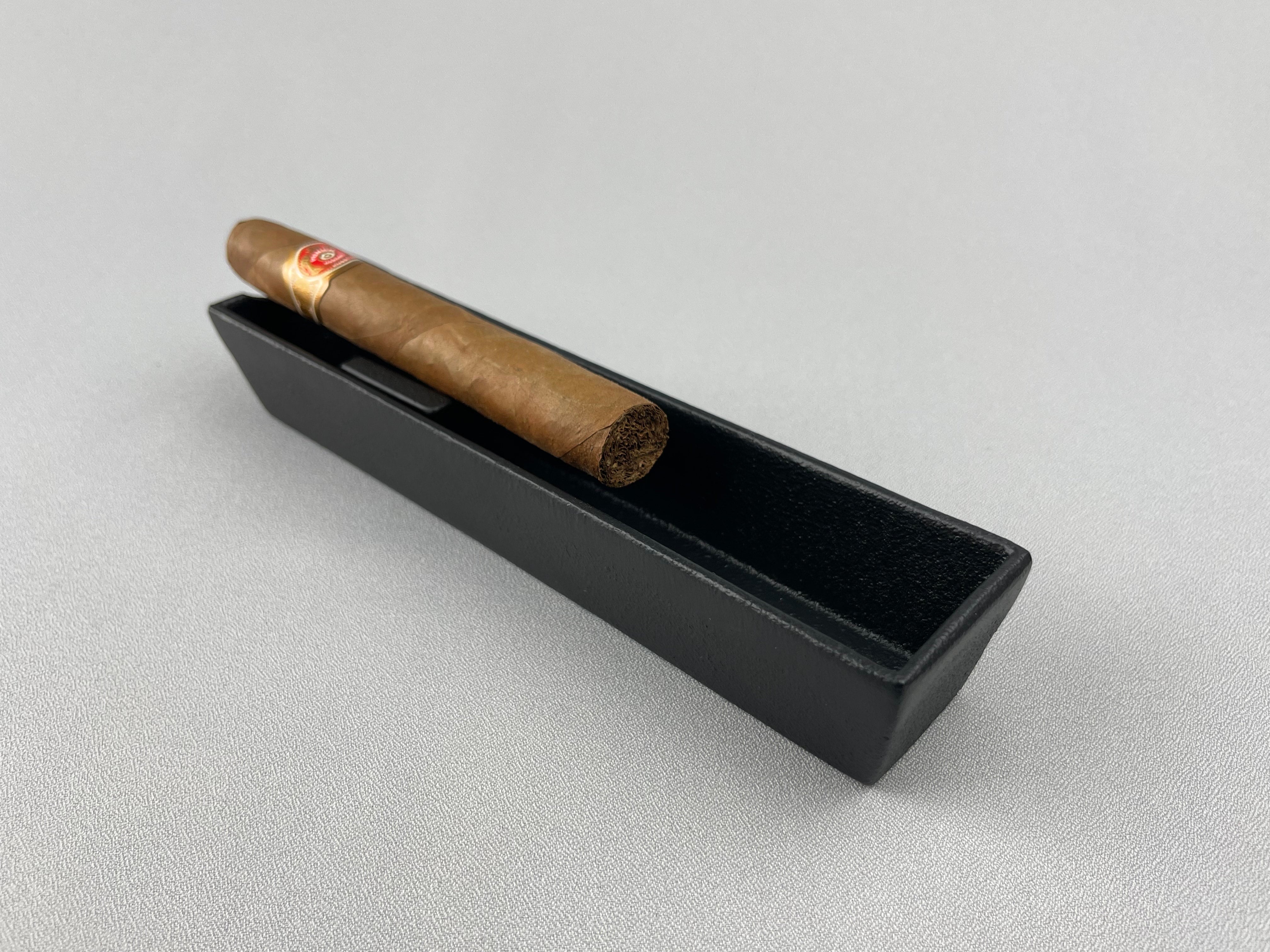ブラック陶器製シガー灰皿・ホルダー付き　南部鉄器 cigartray one | 釜鉄瓶工房 佐秋鋳造所