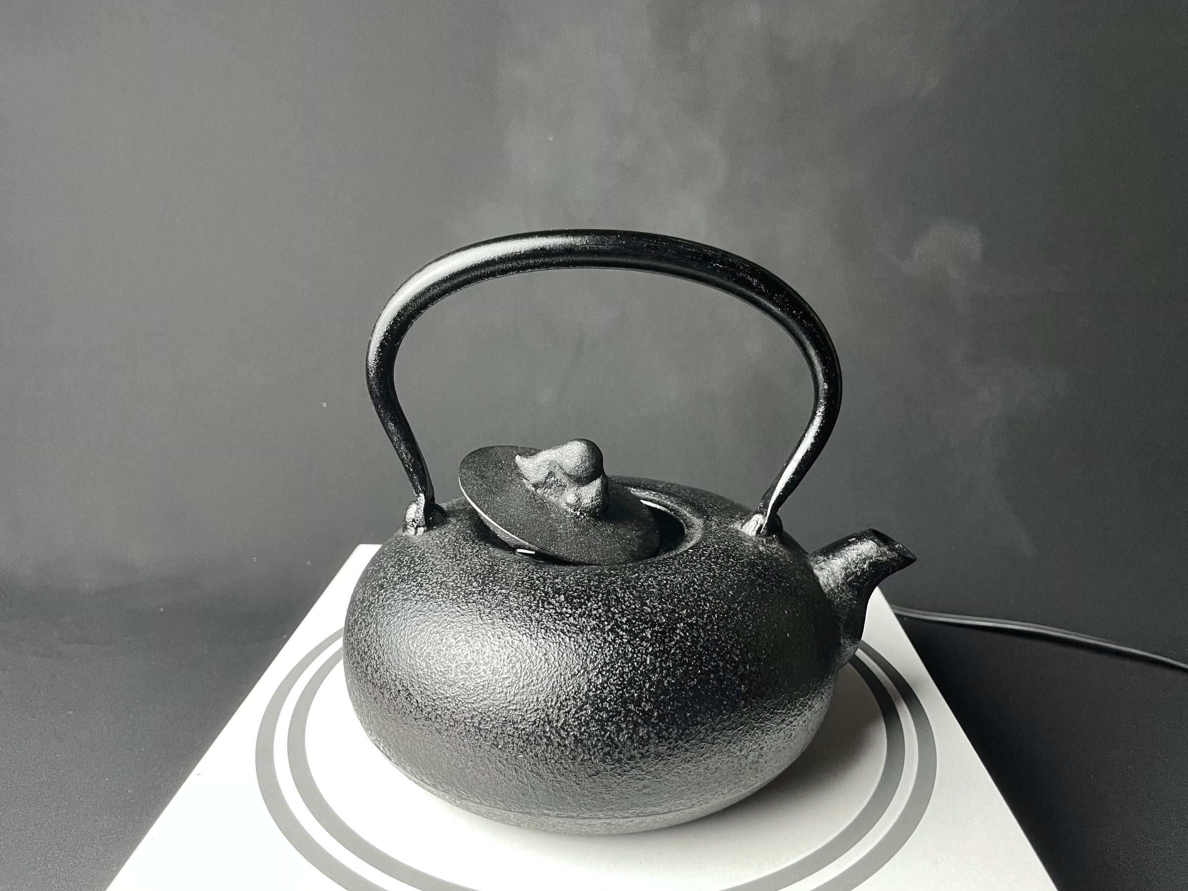 ゆるり〜 鉄瓶 浮雲 1L | 釜鉄瓶工房 佐秋鋳造所